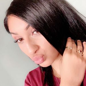 Meet your Posher, Celia